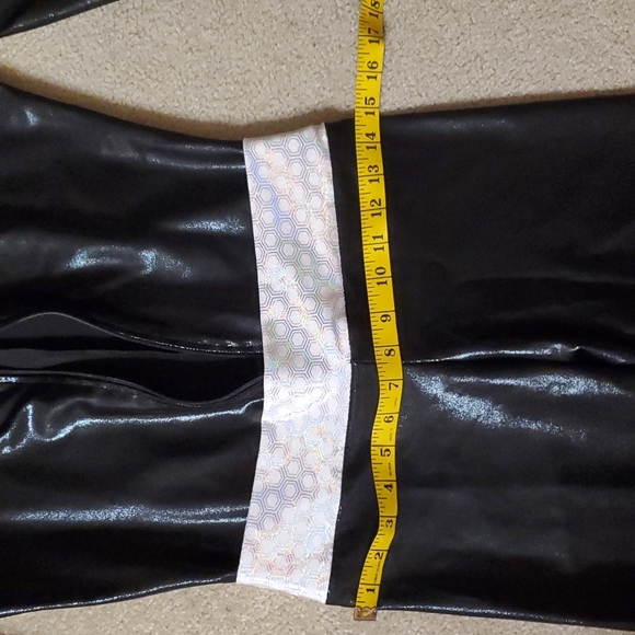 One-piece black costume - Picture 12 of 13